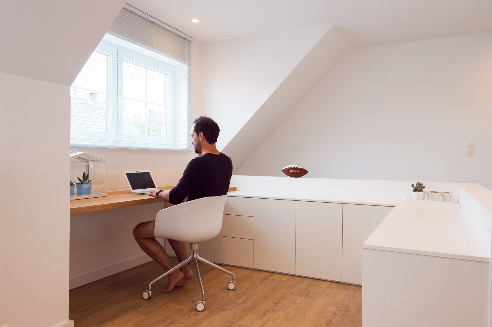 Zorg Lunch Berg kleding op Home office: thuiswerken in jouw bureau op maat | DM-Line